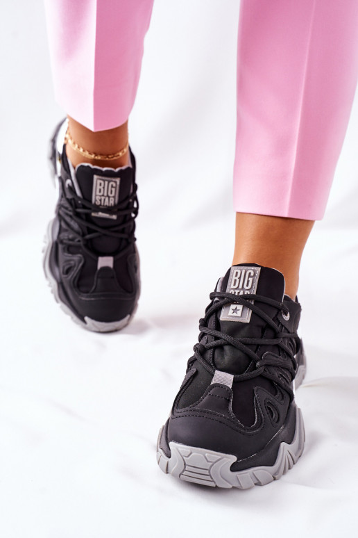 Čierne topánky športového štýlu...