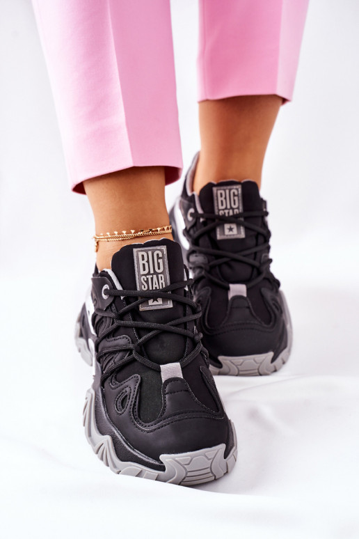 Čierne topánky športového štýlu...