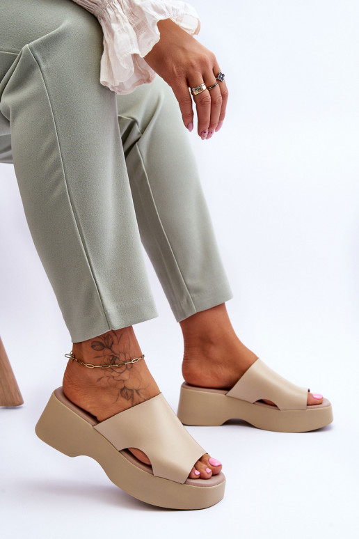 Dámske papuče Lucami pieskovej farby...