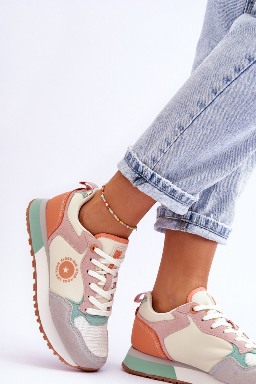 Tenisky model topánok v rôznych... Tenisky model topánok v rôznych...