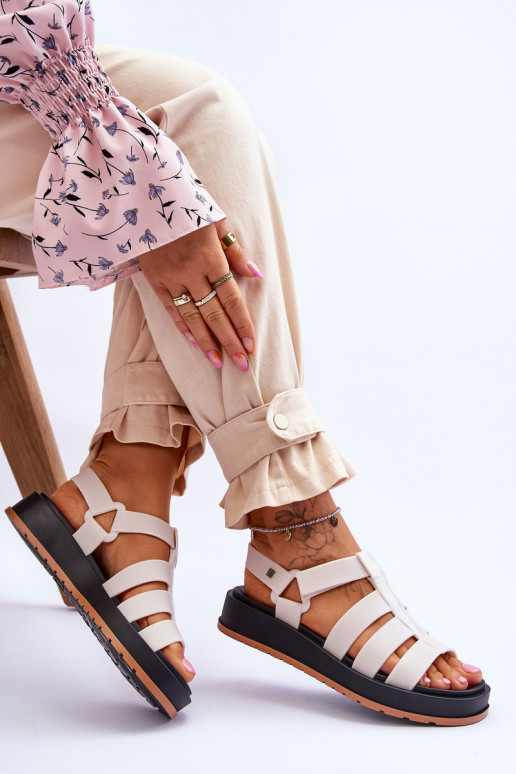 Sandále so zapínaním zo slonoviny