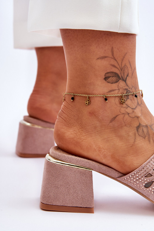 Sandále na podpätku s béžovou... Sandále na podpätku s béžovou...