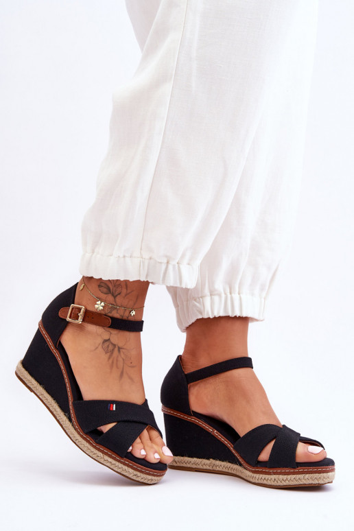 Sandále na platforme Janet v čiernej...