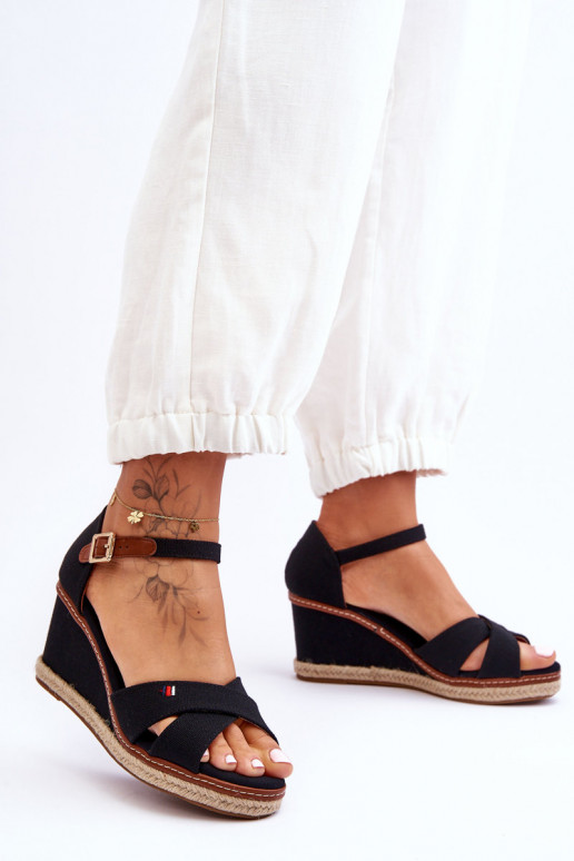 Sandále na platforme Janet v čiernej...