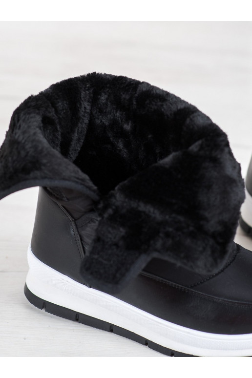 Čierne snehule s lepiacim zapínaním... Čierne snehule s lepiacim zapínaním...