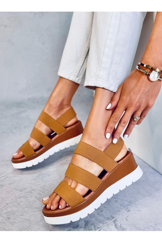 Sandále hnedej farby CREGGER CAMEL