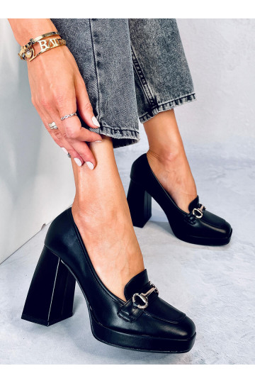 Štýlová topánka na hrubom...