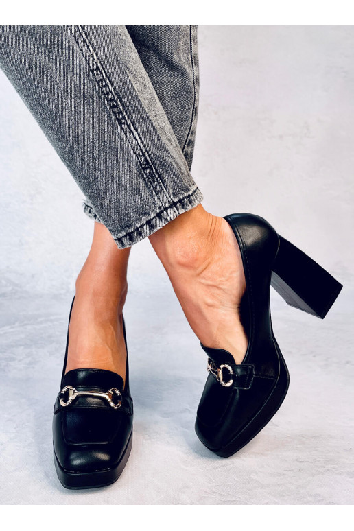 Štýlová topánka na hrubom podpätku v...