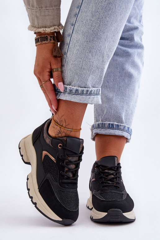 športové topánky so šnúrkami v... športové topánky so šnúrkami v...