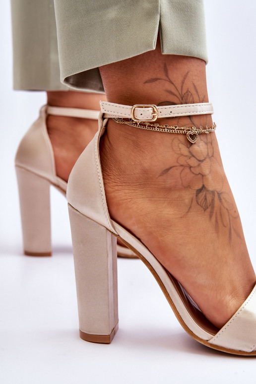 Sandále zo saténového materiálu s... Sandále zo saténového materiálu s...