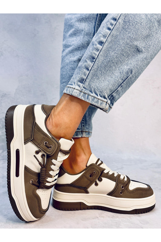 Tenisky model topánok so zvýšenou...