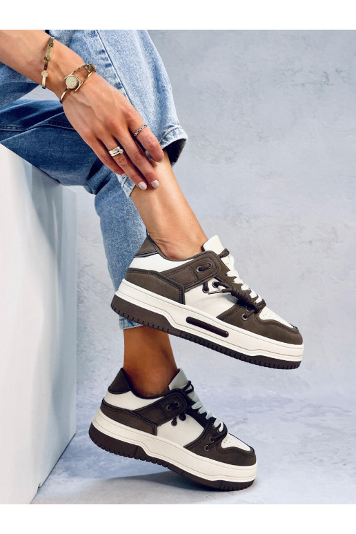 Tenisky model topánok so zvýšenou...