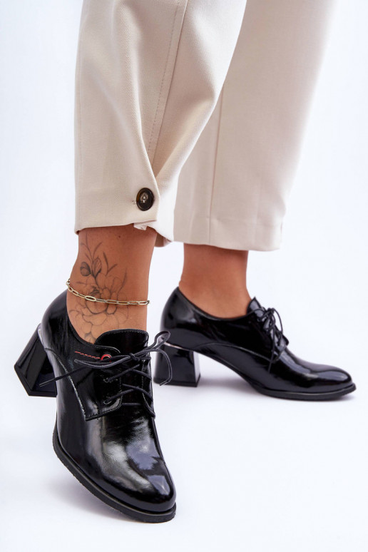 Lakované členkové čižmy na podpätku... Lakované členkové čižmy na podpätku...