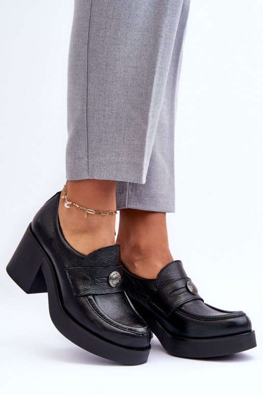 Topánky na podpätku v čiernej farbe... Topánky na podpätku v čiernej farbe...