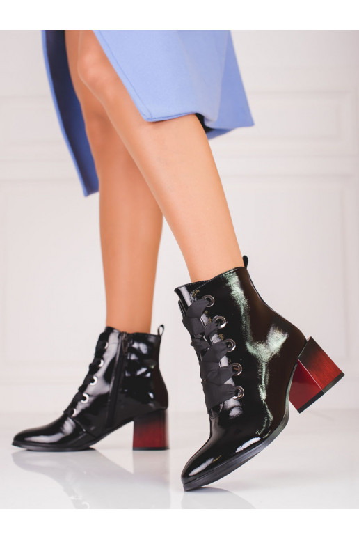 dámske šnurovacie topánky s lakovým... dámske šnurovacie topánky s lakovým...