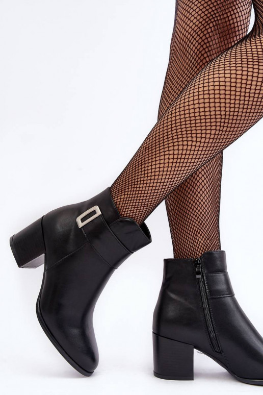 Čižmy na vysokých podpätkoch v... Čižmy na vysokých podpätkoch v...