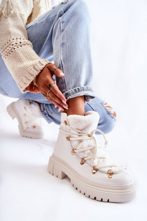 Vyhrievané čižmy v bielej farbe Arisa Vyhrievané čižmy v bielej farbe Arisa