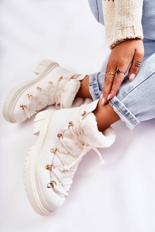 Vyhrievané čižmy v bielej farbe Arisa Vyhrievané čižmy v bielej farbe Arisa