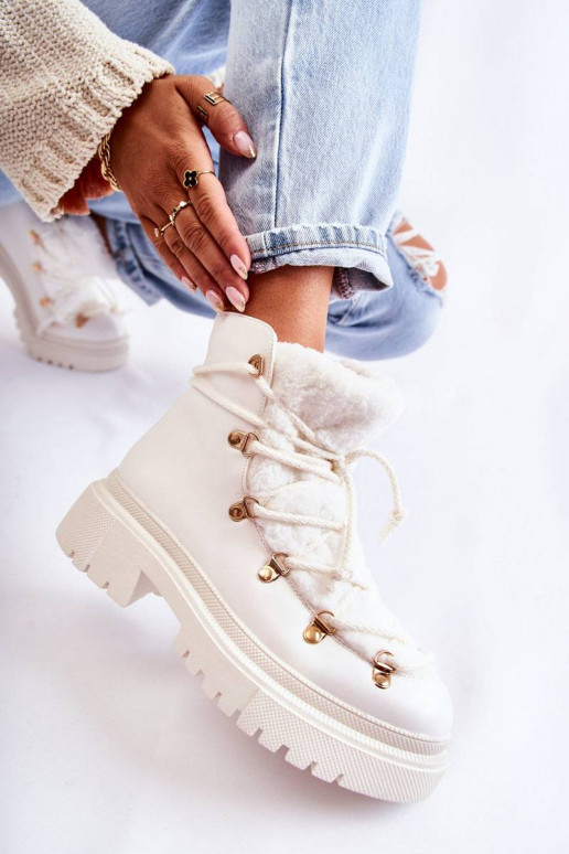 Vyhrievané čižmy v bielej farbe Arisa Vyhrievané čižmy v bielej farbe Arisa