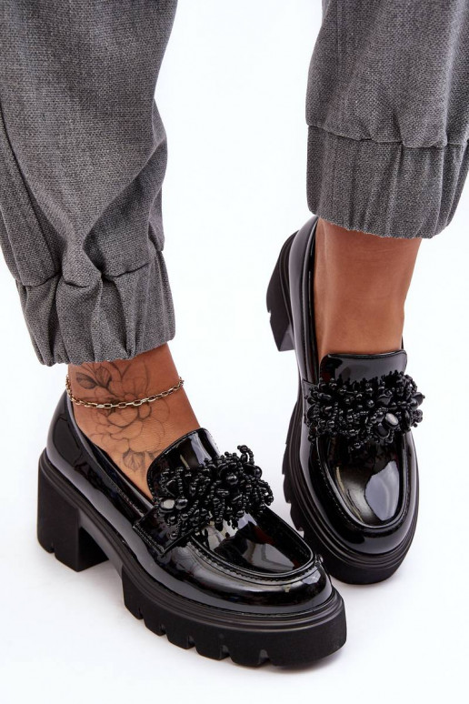 Dámske lakované topánky s ornamentami... Dámske lakované topánky s ornamentami...