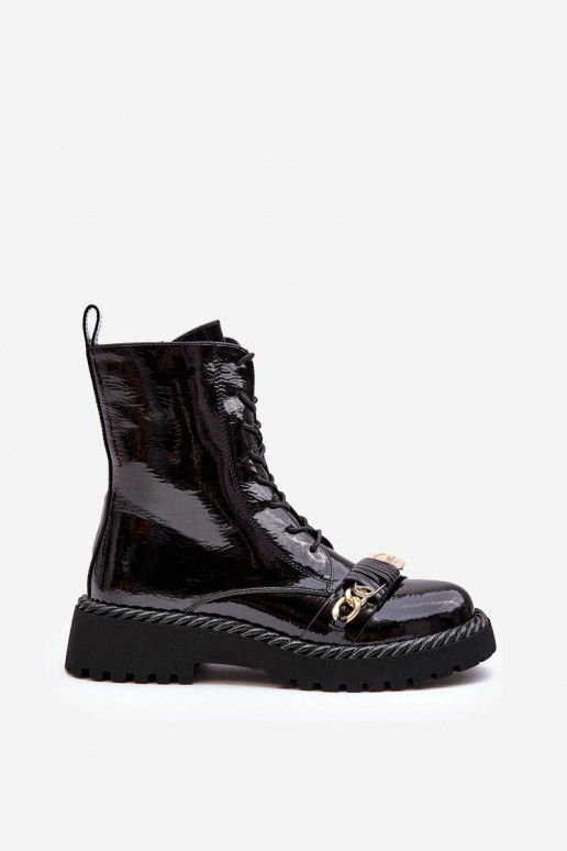 Lakované čižmy s ornamentami v... Lakované čižmy s ornamentami v...