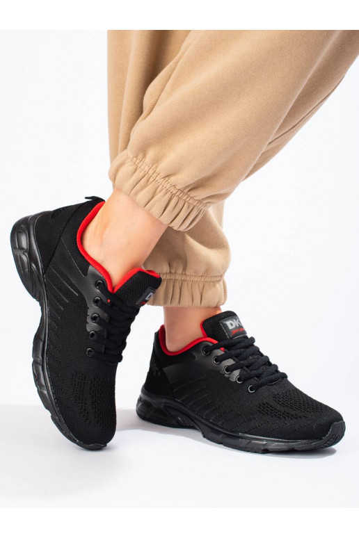 Športové topánky čiernej farby DK