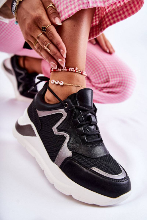 Tenisky model topánky čiernej farby... Tenisky model topánky čiernej farby...