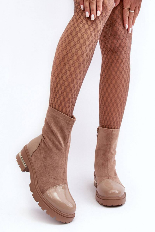 Čižmy klasického modelu na širokých... Čižmy klasického modelu na širokých...