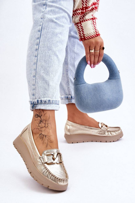 Zlaté zdobené mokasíny na platforme... Zlaté zdobené mokasíny na platforme...