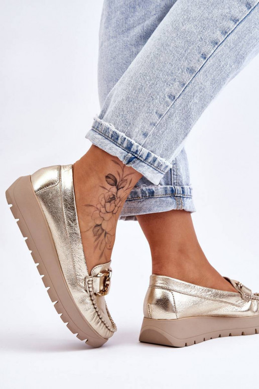 Zlaté zdobené mokasíny na platforme... Zlaté zdobené mokasíny na platforme...