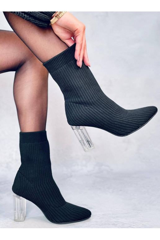 Štýlové čižmy s priehľadným podpätkom...