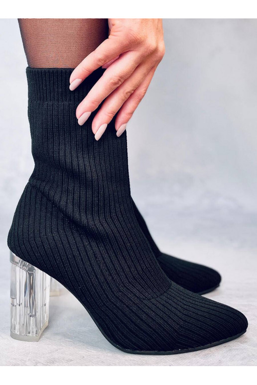 Štýlové čižmy s priehľadným podpätkom...