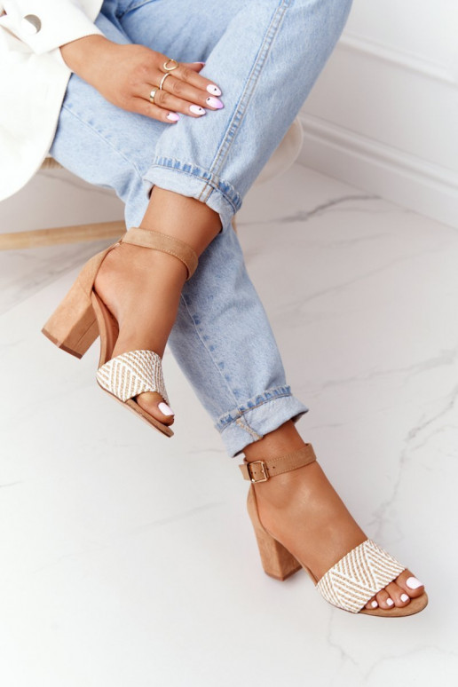 Sandále na podpätku svetlohnedej... Sandále na podpätku svetlohnedej...