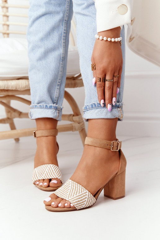 Sandále na podpätku svetlohnedej... Sandále na podpätku svetlohnedej...