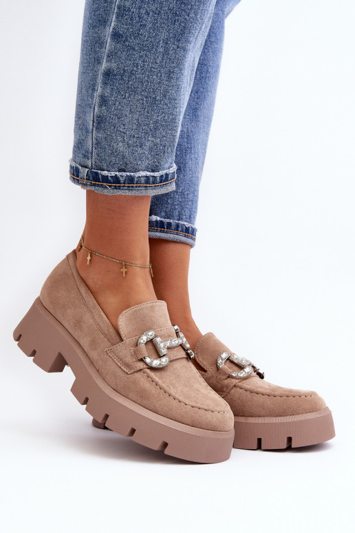 Mokasíny s ornamentami béžovej farby... Mokasíny s ornamentami béžovej farby...