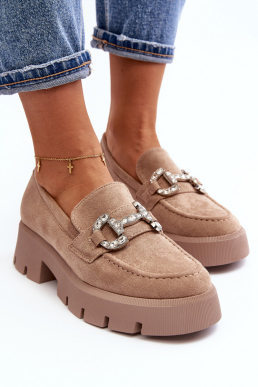 Mokasíny s ornamentami béžovej farby... Mokasíny s ornamentami béžovej farby...