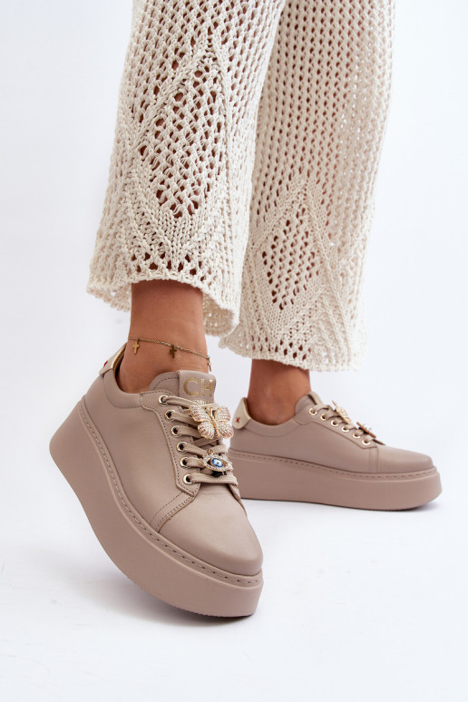 Tenisky model topánok s krásnymi... Tenisky model topánok s krásnymi...