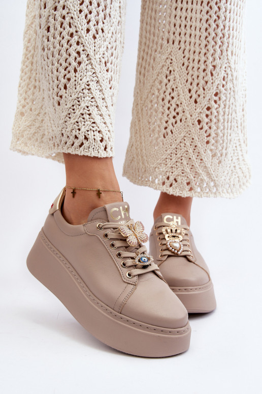 Tenisky model topánok s krásnymi... Tenisky model topánok s krásnymi...