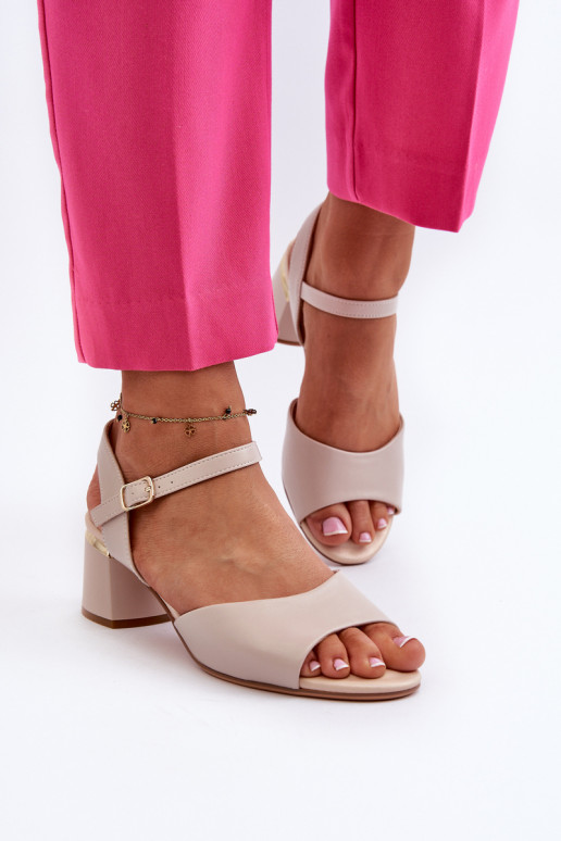 Dámske sandále na nízkom podpätku... Dámske sandále na nízkom podpätku...