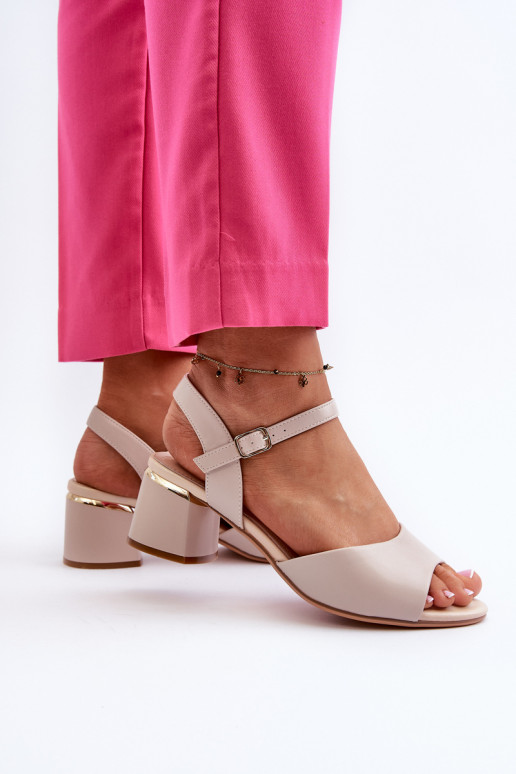 Dámske sandále na nízkom podpätku... Dámske sandále na nízkom podpätku...