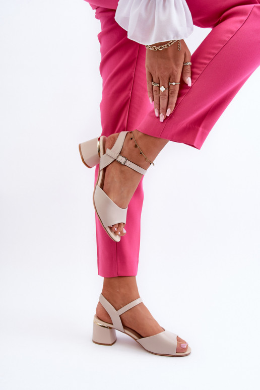 Dámske sandále na nízkom podpätku... Dámske sandále na nízkom podpätku...