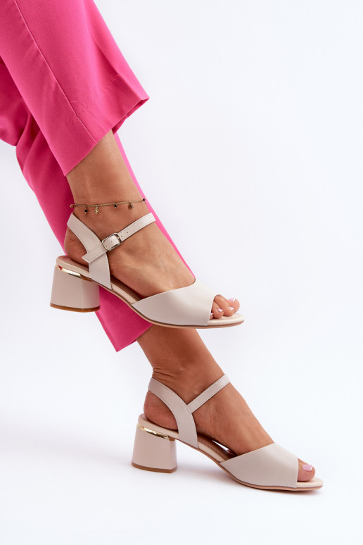 Dámske sandále na nízkom podpätku... Dámske sandále na nízkom podpätku...