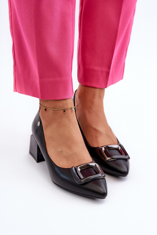 Topánky na podpätku s ozdobami v... Topánky na podpätku s ozdobami v...