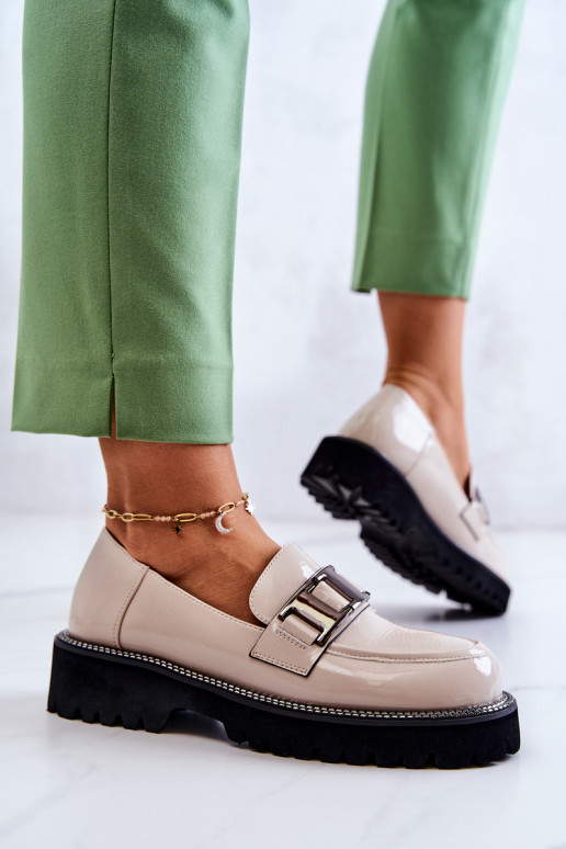 Topánky s lakovaným koženým efektom...