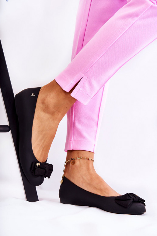 Gumové balerínky so stuhami v čiernej... Gumové balerínky so stuhami v čiernej...