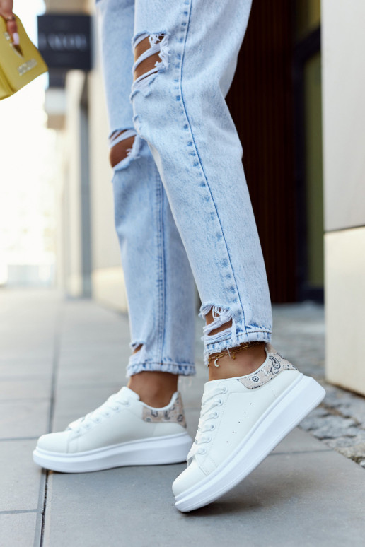 Klasický model topánok športového...