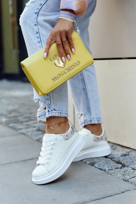 Klasický model topánok športového...