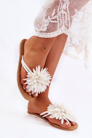 Ľahké papuče v bielej farbe...