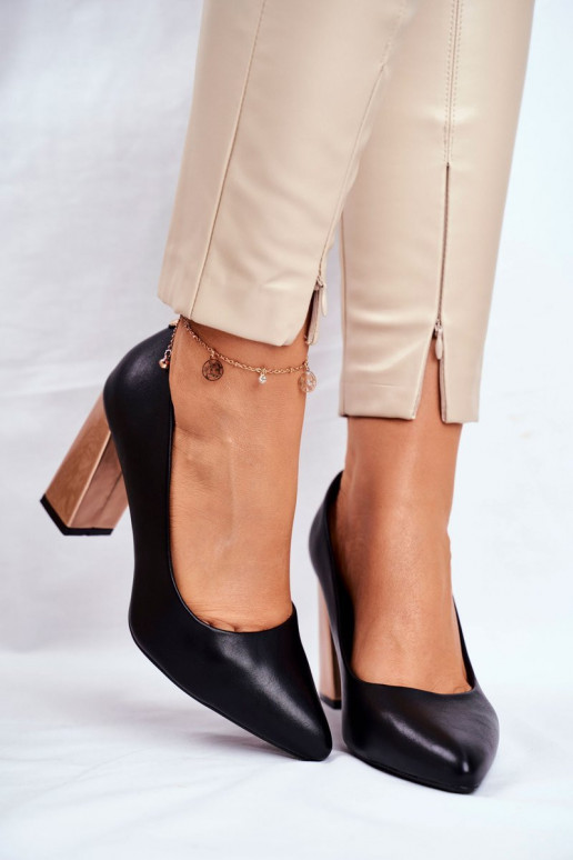 Topánky klasického modelu so zdobeným... Topánky klasického modelu so zdobeným...