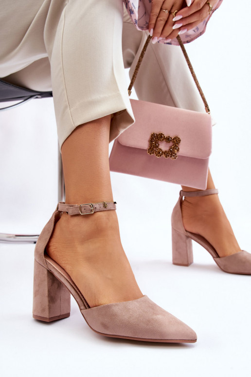 Semišové topánky na vysokom opätku... Semišové topánky na vysokom opätku...